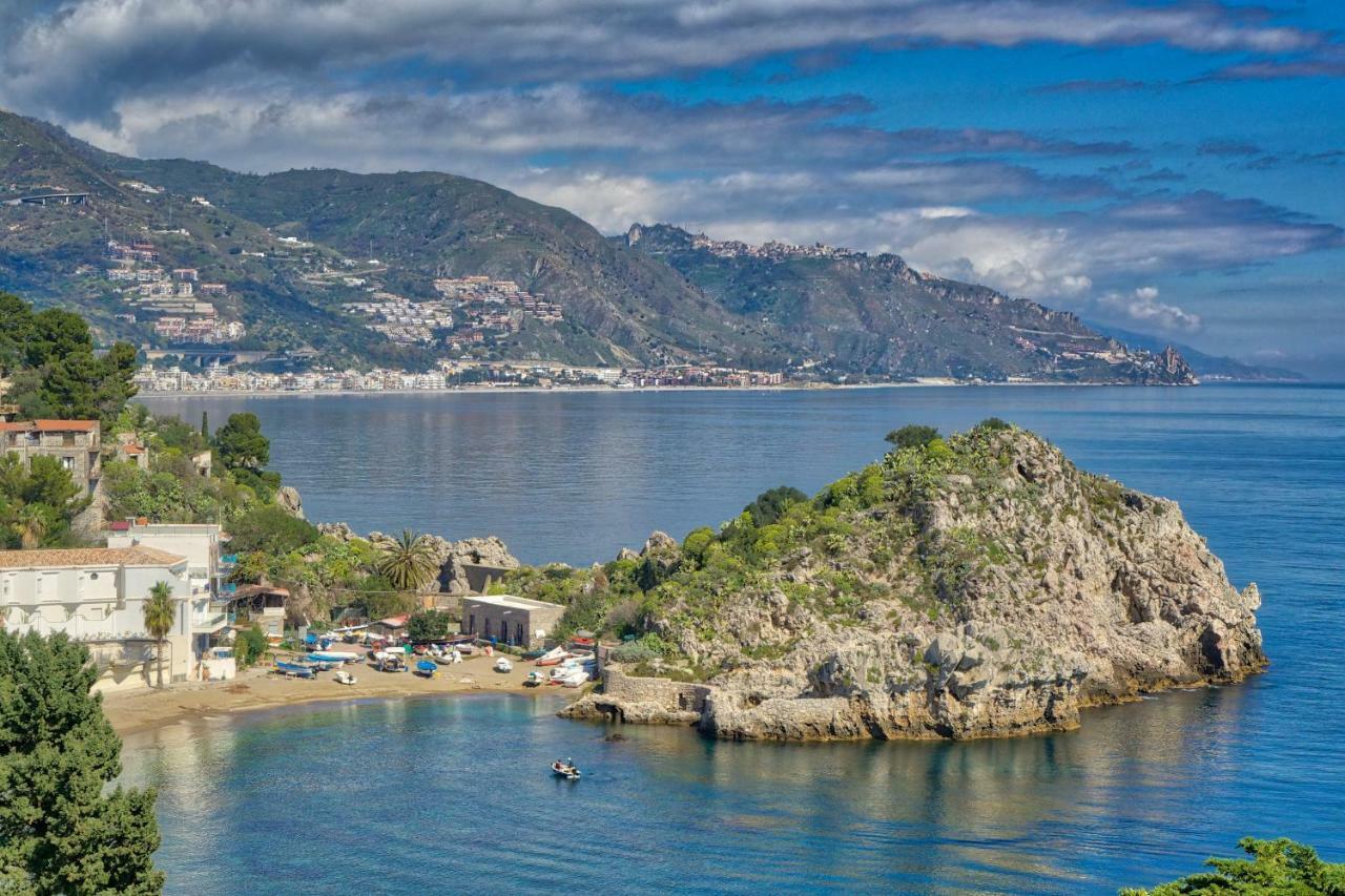 Luxury Apartment And Charm Sea View Isola Bella Таормина Екстериор снимка